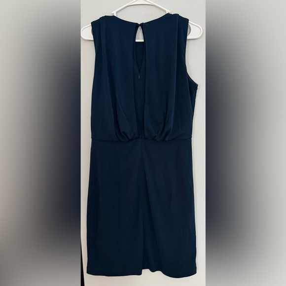 LOFT Classic Navy Dress With Keyhole Back Size 4 - Like New PTP 18” Length 36” - Picture 2 of 8
